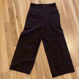 Great condition Lulu crop wide leg align